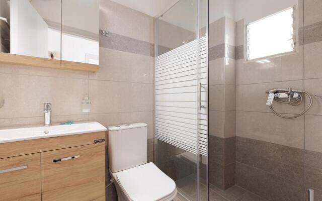Salt and Sun Apartments by Konnect, Kaminaki Beach