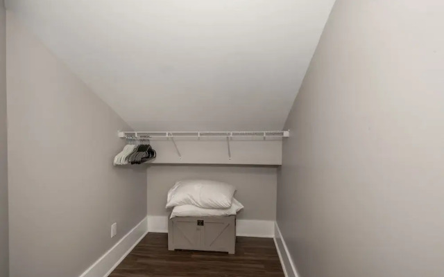 Heart of Mainstrasse Apt 4