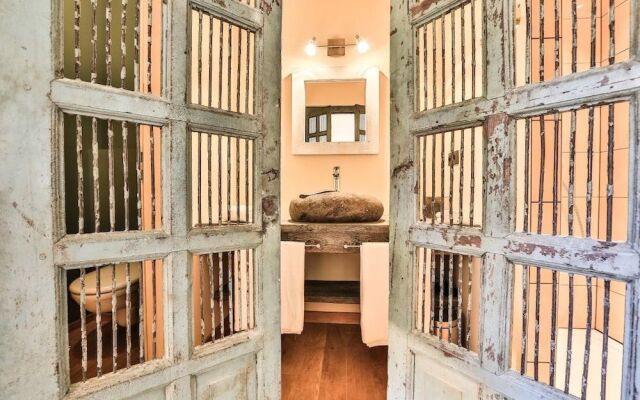 1784 Domaine de Lourmarin