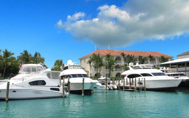 Paradise Harbour Club & Marina