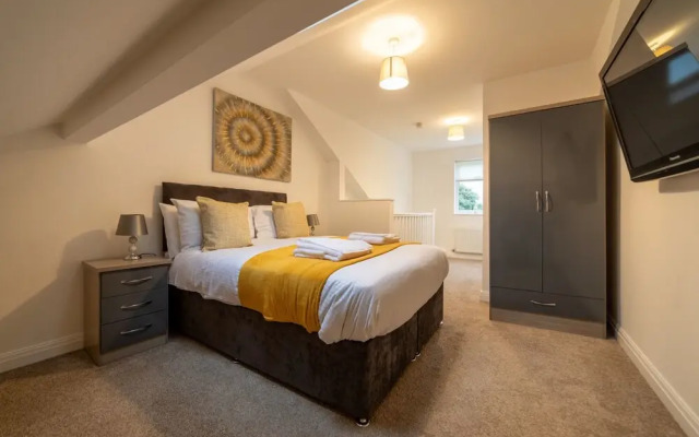 The Elk Suite Sasco Apartments