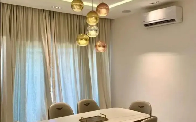 Sujimoto Residences - The AVEs