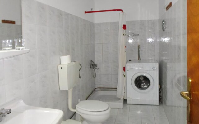 Manos Apartments