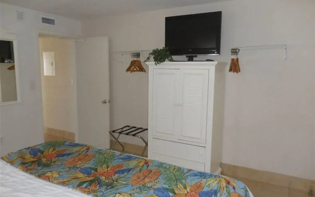 Atlantica I #502 - 1 Br condo by RedAwning