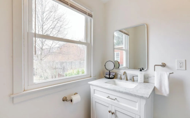 Walk to Campus & Palmer Square: Dtwn Townhome
