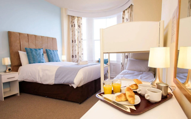 Clarence Gardens Hotel