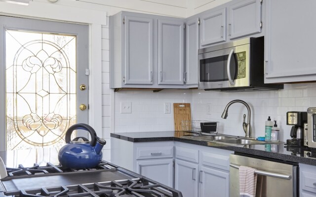 Heart of Highlands! 3BR Loft!