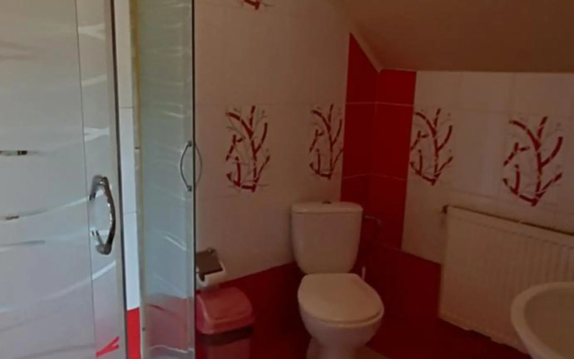 "Обійми гір"Котеджі