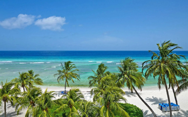 Coconut Court Beach Hotel