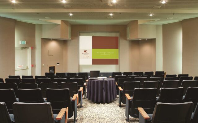 DoubleTree by Hilton Denver - Aurora