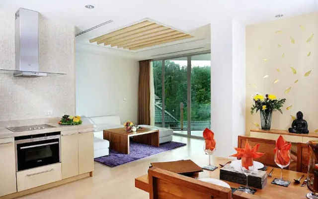 Beachfront Phuket Seaview Suites