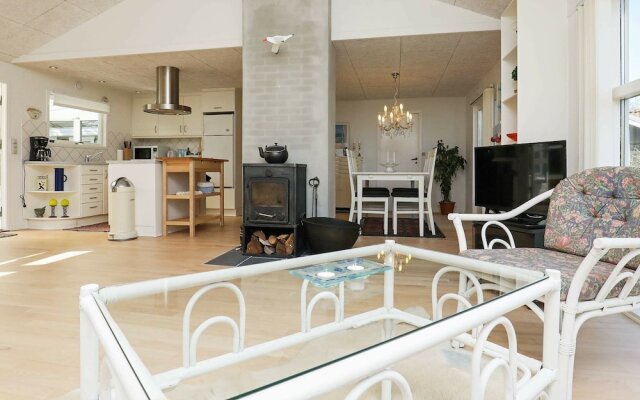 Enticing Holiday Home in Ålbæk near Beach