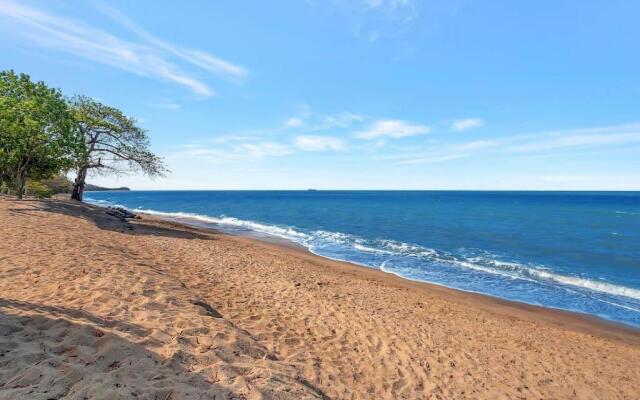 Absolute Beachfront House with Private Pool