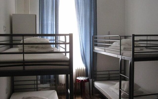 Mandarin Hostel
