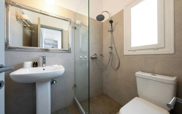Naoussa Hotel Paros by Booking Kottas