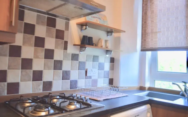 Lovely One Bedroom Flat by the Shore