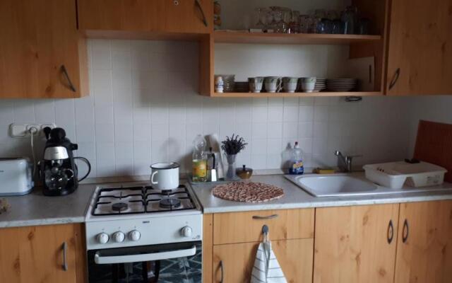 Fehér Rózsa Apartman