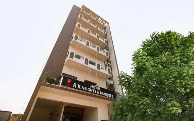 Collection O 76042 Hotel Rk Heights And Banquets