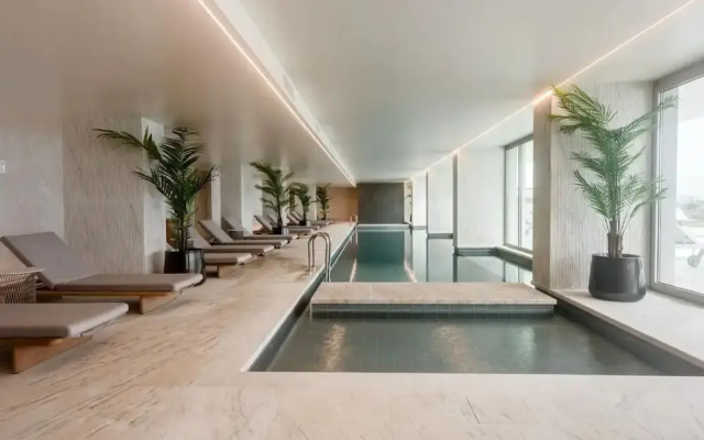 Luxury 2BR Sea view Pool
