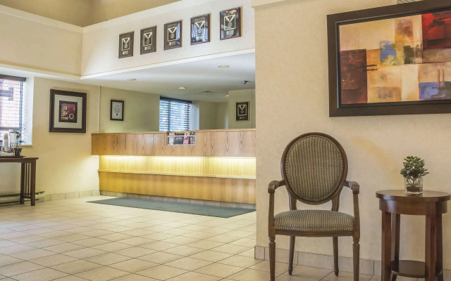 Comfort Suites London