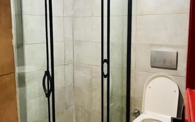 Taksi̇m Whi̇te Sui̇t