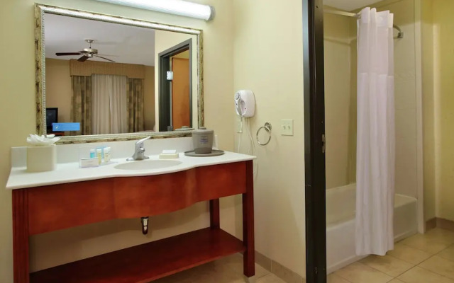 Hampton Inn & Suites Buffalo