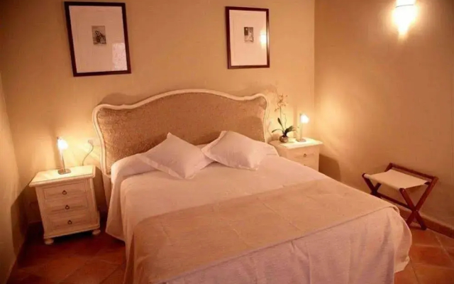 Petit Hotel Alaro