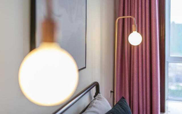 Xi’an NewTown·North Passenger Station· Locals Apartment 00125860