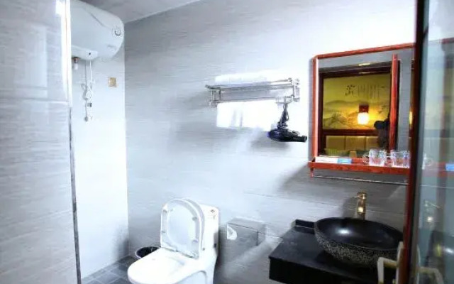Qinyong Scenic Area Inn