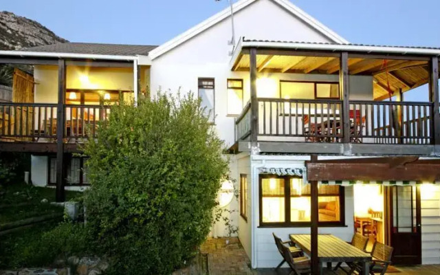 Clovelly Lodge Guest Apartments