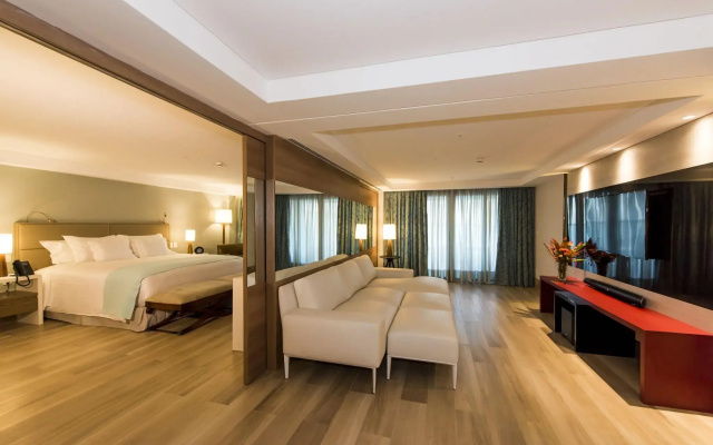 Vogal Luxury Beach Hotel & Spa