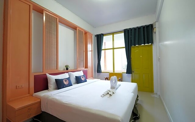 RoomQuest Pratunam Yesterday Photo Hotel