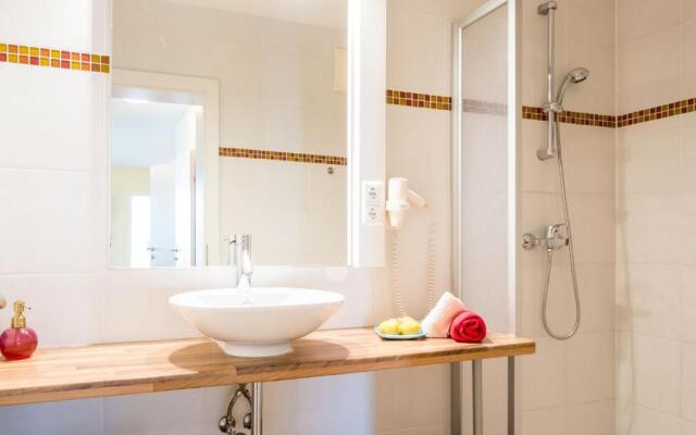 Lakeside Apartments - Adults Only