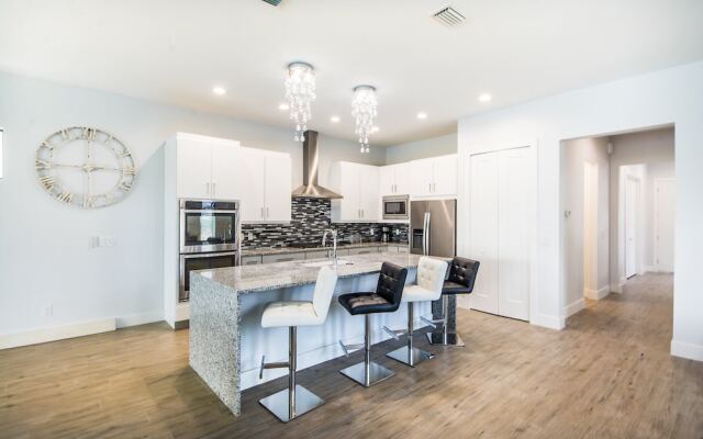 7BR Reunion Pool Home 1543 by OVRH