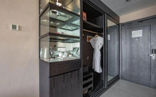 HR-East Hotel