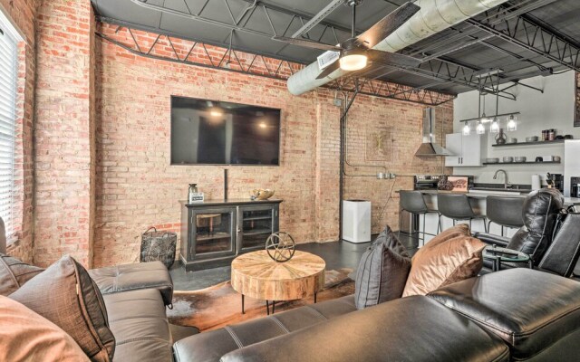 Sleek, Modern Loft in Downtown Springfield!