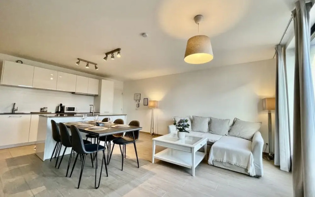 One Lux Stay near Diamond District