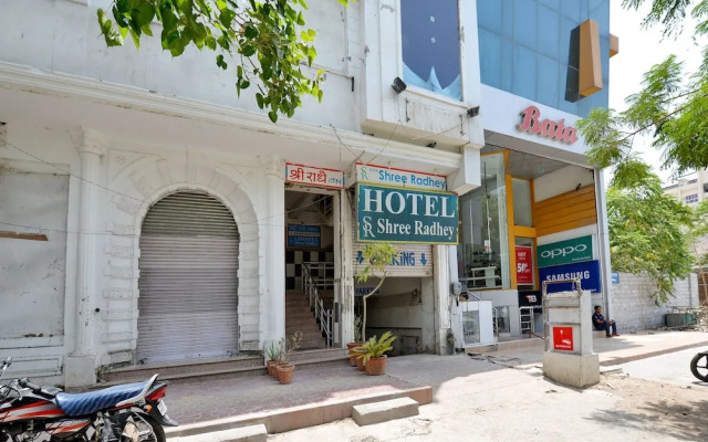 OYO 15164 Hotel Shree Radhey