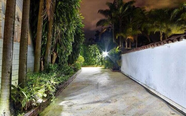 Luxury Air Road