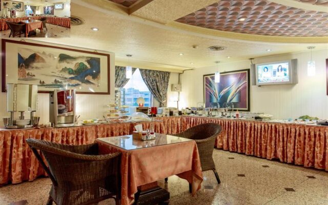 Chungli Business Hotel