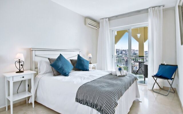 Del Parque Flats - Cala Torrevigia