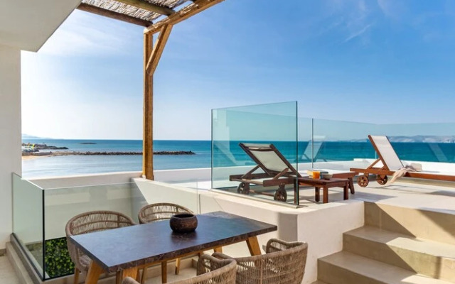 Wave Suite By the Sea