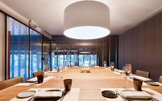 Alexandra Barcelona Hotel, Curio Collection by Hilton