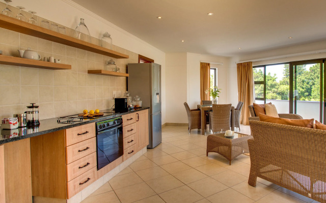 Limoni Luxury Suites