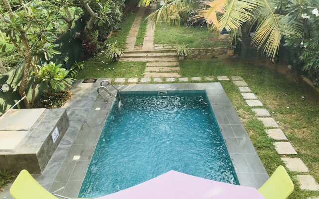 Sri Beach Bungalows and Villa