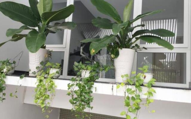 M-H5 Serviced Apartments