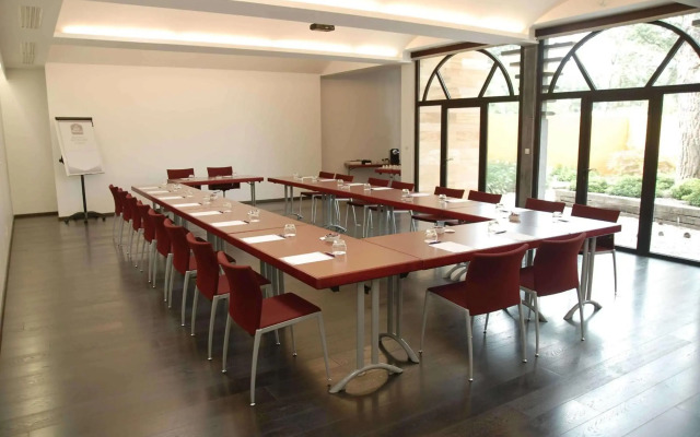 Best Western Plus Le Lavarin