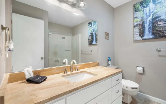 New Mulligans Escape - Community Pool