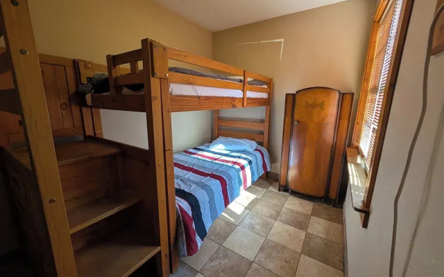Cedarvale Cabins at Turner Falls