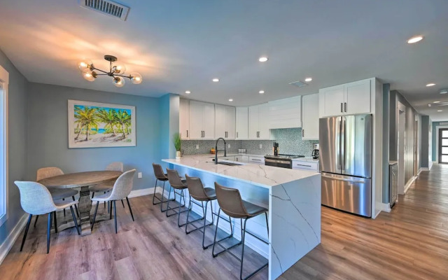 Walk to Beach: Getaway w/ Pool in Naples!